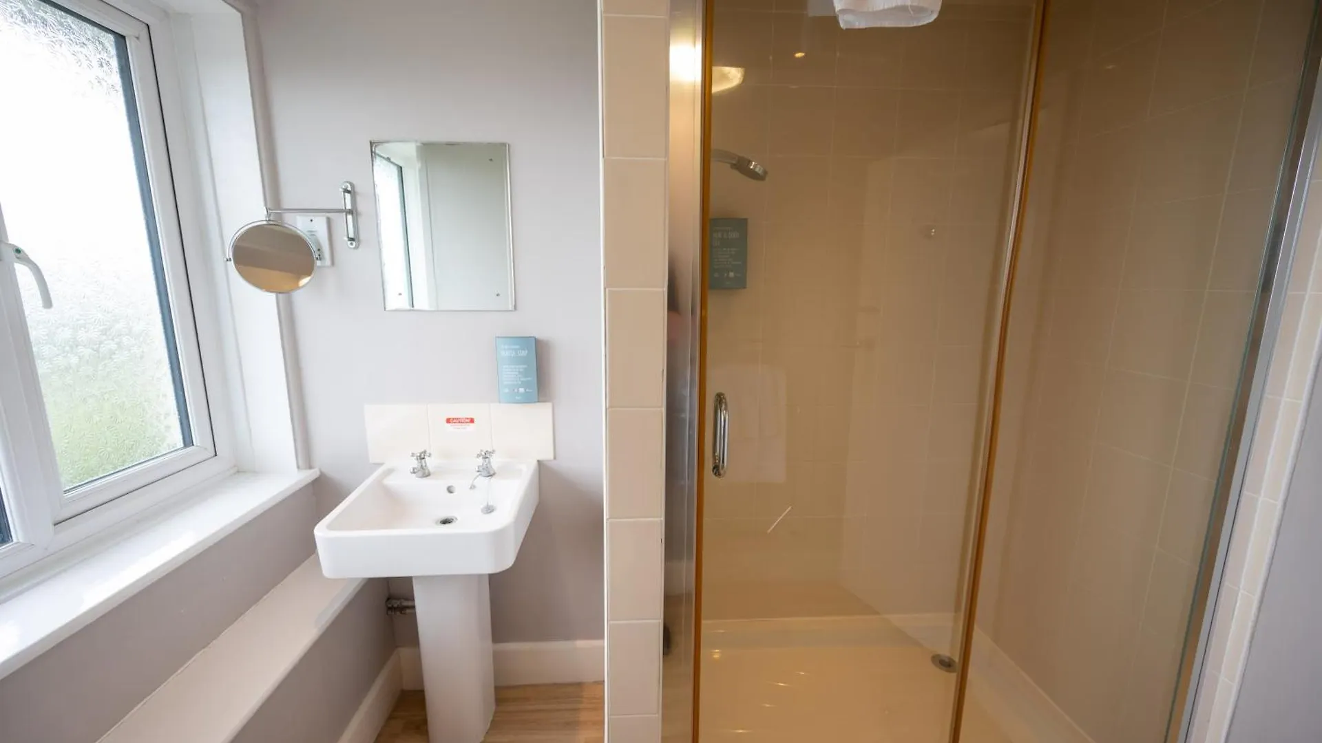Commodore Hotel By Greene King Inns Bournemouth 3*,
